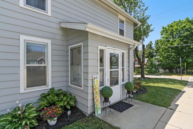 401 Columbia Avenue, Deforest, WI 53532