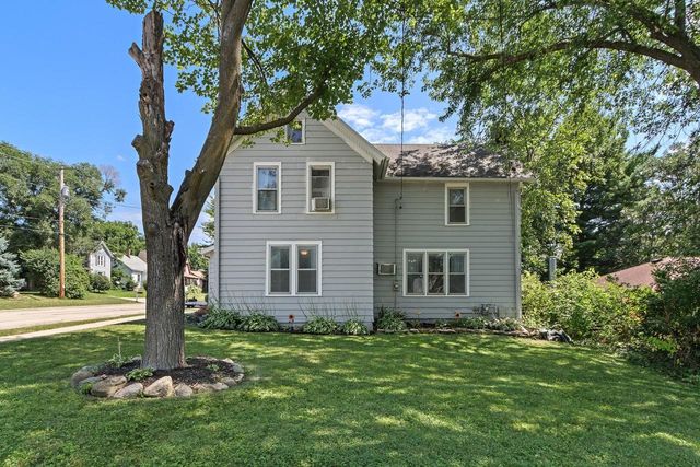 401 Columbia Avenue, Deforest, WI 53532