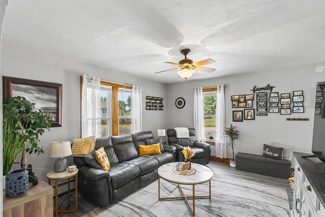 401 Columbia Avenue, Deforest, WI 53532