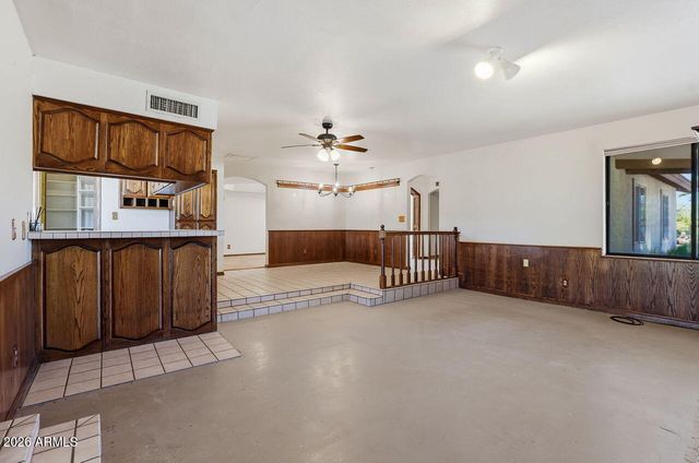 1302 E MADDOCK Road, Phoenix, AZ 85086