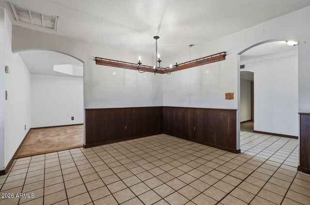 1302 E MADDOCK Road, Phoenix, AZ 85086