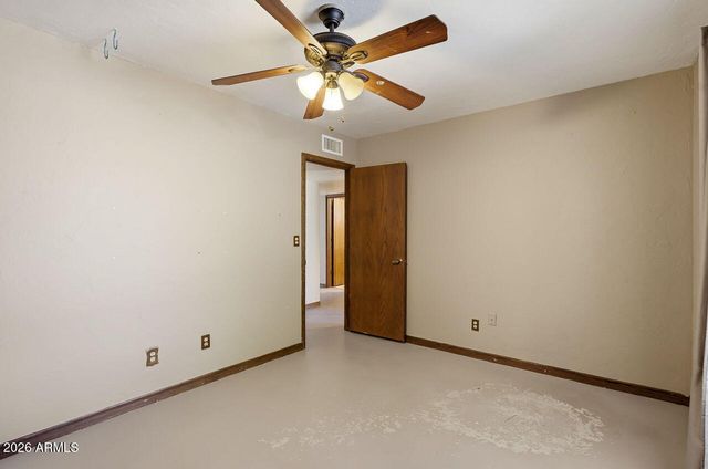 1302 E MADDOCK Road, Phoenix, AZ 85086