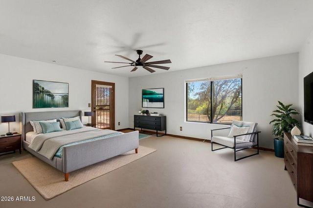 1302 E MADDOCK Road, Phoenix, AZ 85086