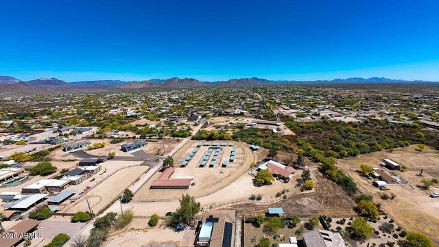 1302 E MADDOCK Road, Phoenix, AZ 85086