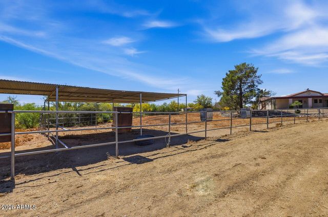 1302 E MADDOCK Road, Phoenix, AZ 85086