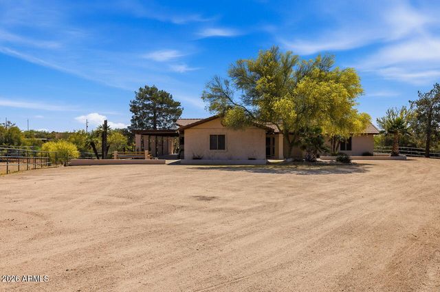 1302 E MADDOCK Road, Phoenix, AZ 85086