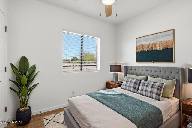 1302 E MADDOCK Road, Phoenix, AZ 85086