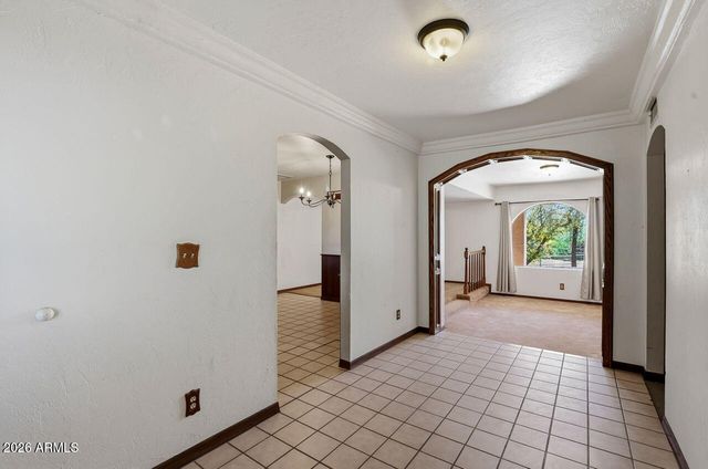 1302 E MADDOCK Road, Phoenix, AZ 85086