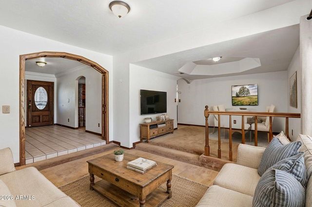 1302 E MADDOCK Road, Phoenix, AZ 85086