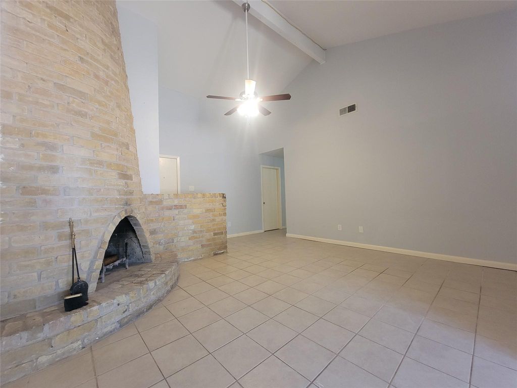 1304 GLENDA DR B, Round Rock, TX 78681