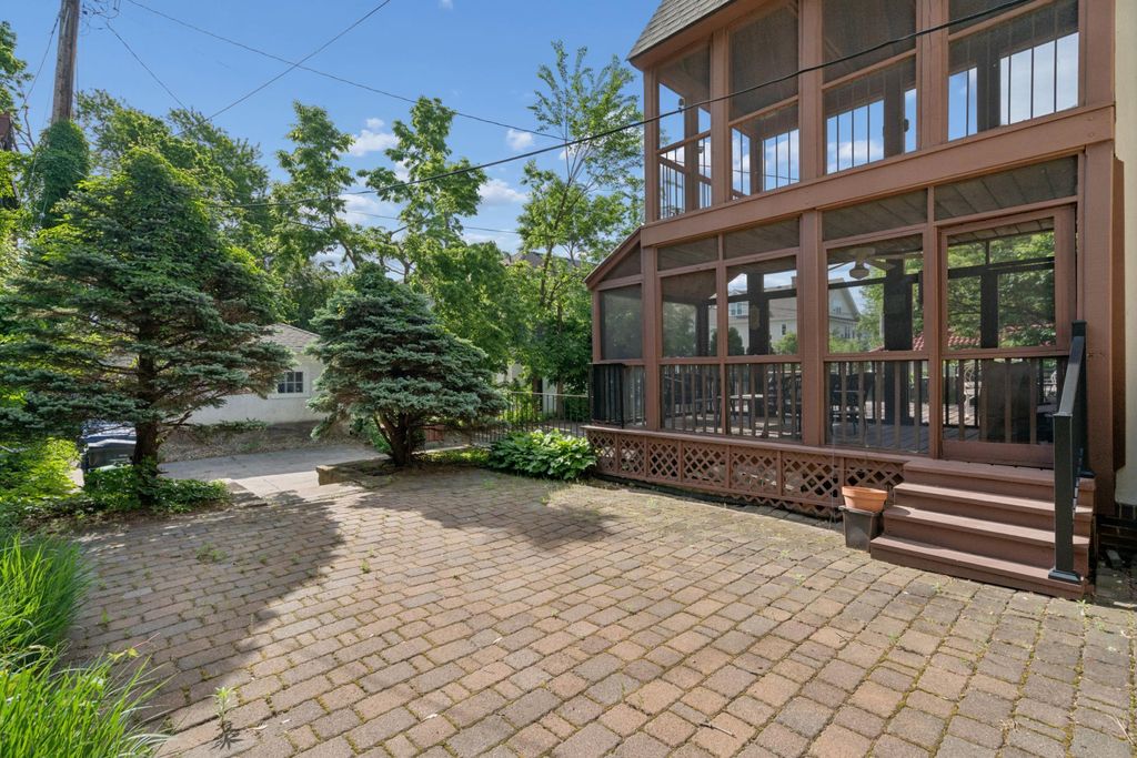 1721 Humboldt Avenue S, Minneapolis, MN 55403 — photo 2