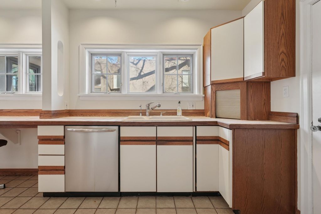 1721 Humboldt Avenue S, Minneapolis, MN 55403 — photo 3
