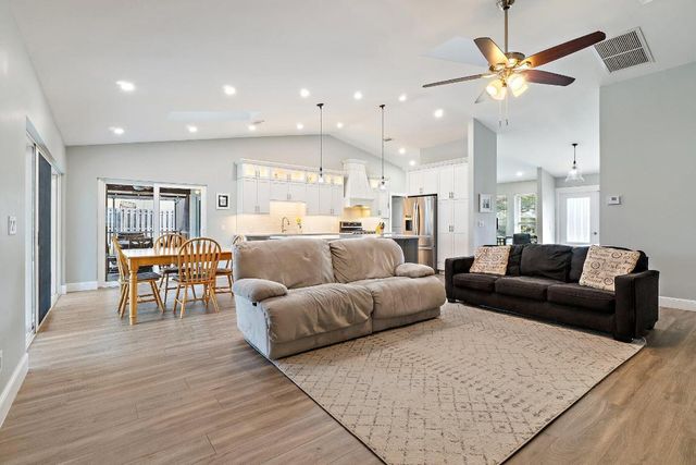 4147 Beech Avenue, Palm Beach Gardens, FL 33410