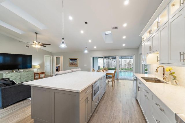 4147 Beech Avenue, Palm Beach Gardens, FL 33410