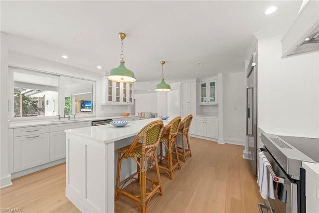 668 Anchor DR, Sanibel, FL 33957