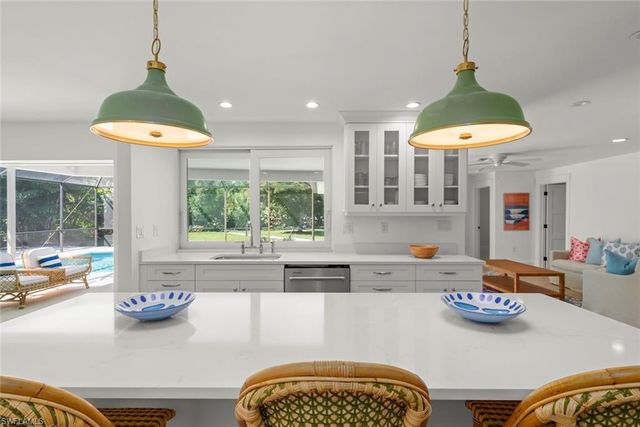 668 Anchor DR, Sanibel, FL 33957