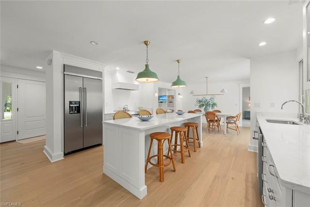 668 Anchor DR, Sanibel, FL 33957