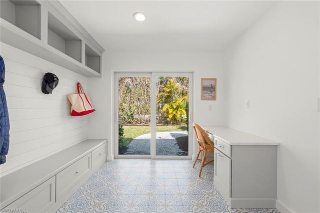 668 Anchor DR, Sanibel, FL 33957