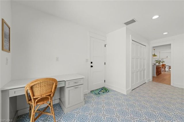 668 Anchor DR, Sanibel, FL 33957