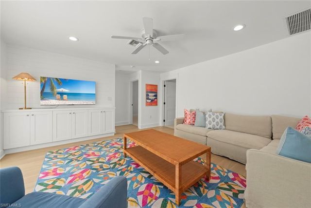 668 Anchor DR, Sanibel, FL 33957