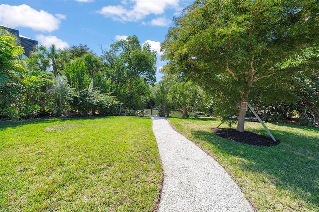 668 Anchor DR, Sanibel, FL 33957