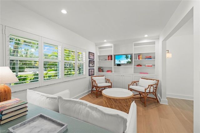 668 Anchor DR, Sanibel, FL 33957