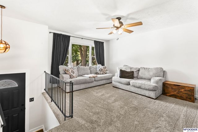 7211 Pine Drive, La Vista, NE 68128