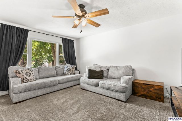 7211 Pine Drive, La Vista, NE 68128