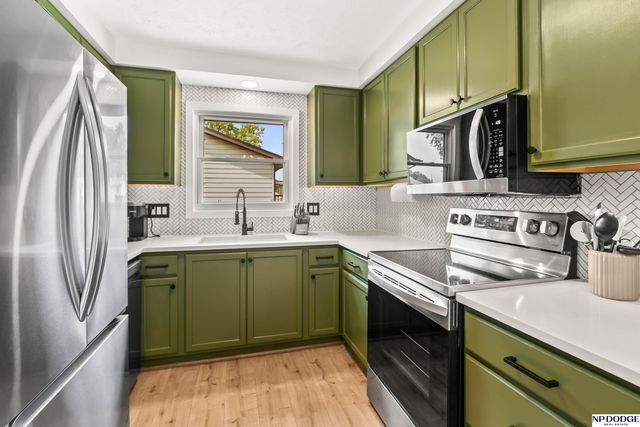 7211 Pine Drive, La Vista, NE 68128