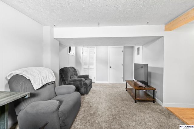 7211 Pine Drive, La Vista, NE 68128
