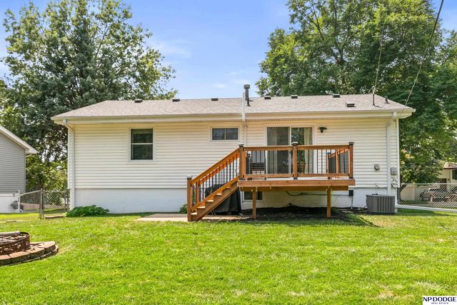 7211 Pine Drive, La Vista, NE 68128