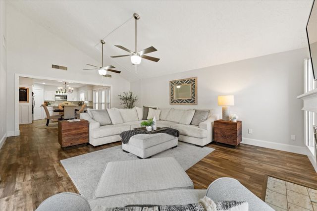 106 Harbour Town Court, Conroe, TX 77356