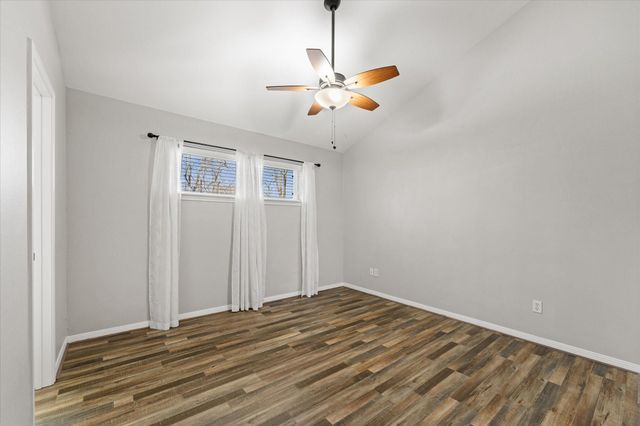 106 Harbour Town Court, Conroe, TX 77356