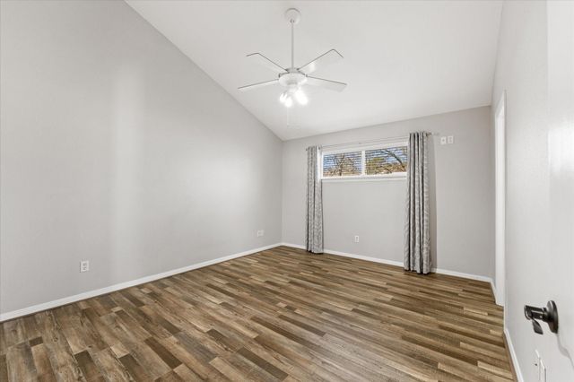 106 Harbour Town Court, Conroe, TX 77356