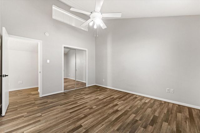 106 Harbour Town Court, Conroe, TX 77356