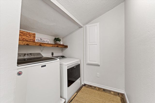 106 Harbour Town Court, Conroe, TX 77356