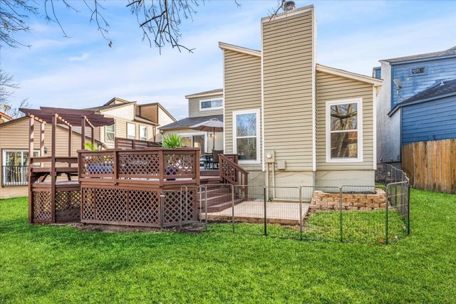 106 Harbour Town Court, Conroe, TX 77356