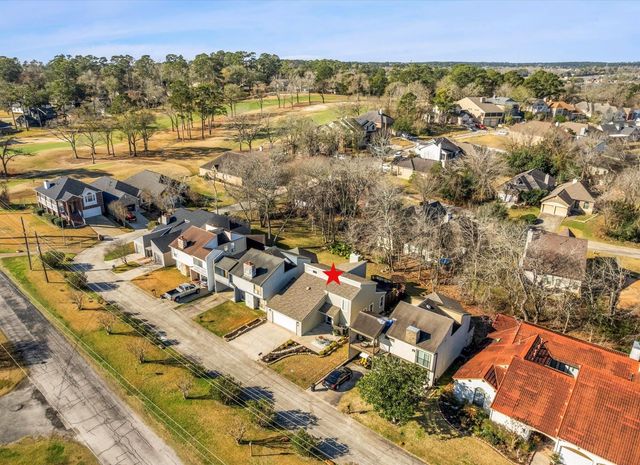 106 Harbour Town Court, Conroe, TX 77356