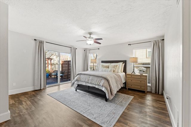 106 Harbour Town Court, Conroe, TX 77356