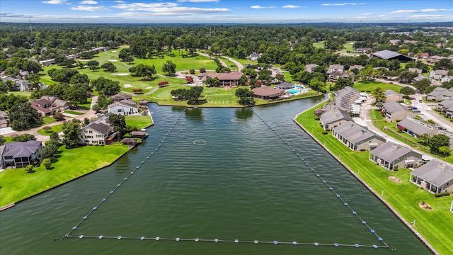 106 Harbour Town Court, Conroe, TX 77356