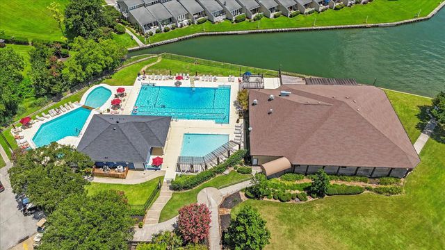 106 Harbour Town Court, Conroe, TX 77356