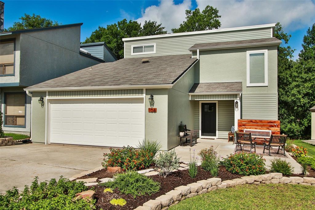 106 Harbour Town Court, Conroe, TX 77356