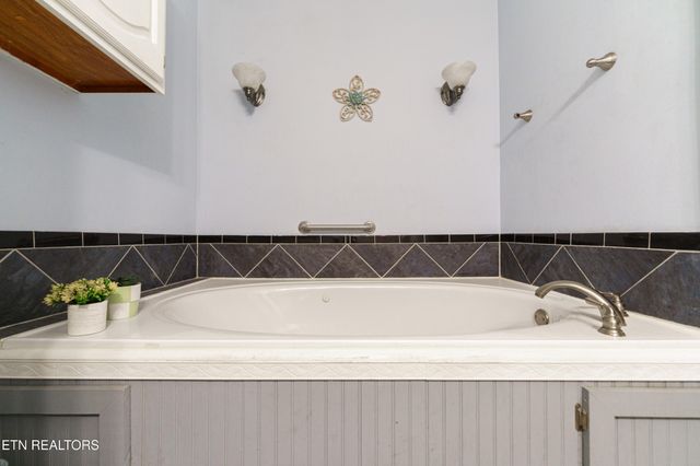 827 County Road 187, Athens, TN 37303