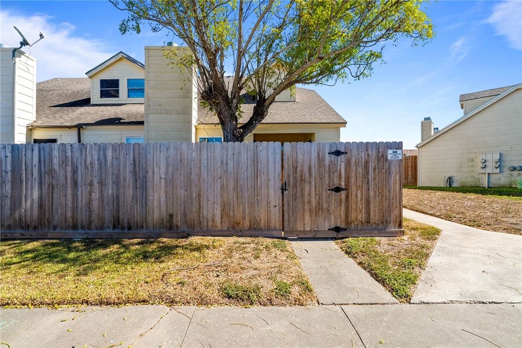 7252 The Mansions P-1, Corpus Christi, TX 78414