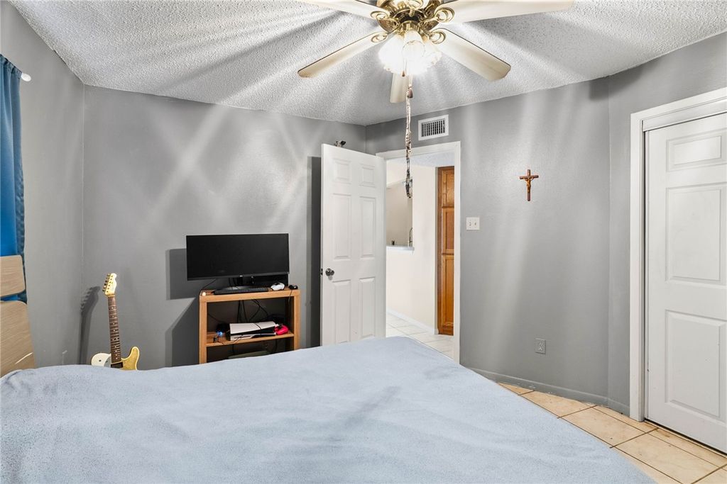 7252 The Mansions P-1, Corpus Christi, TX 78414 — photo 3