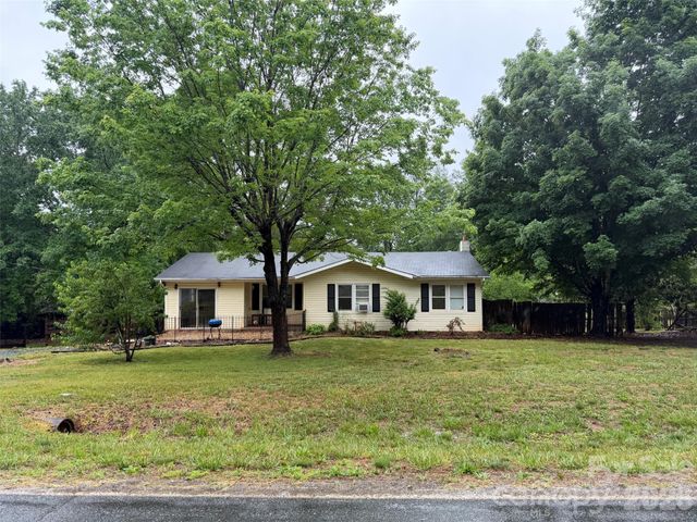 2723 Tatertown Loop, Nebo, NC 28761