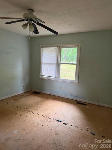 2723 Tatertown Loop, Nebo, NC 28761