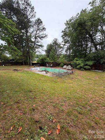 2723 Tatertown Loop, Nebo, NC 28761