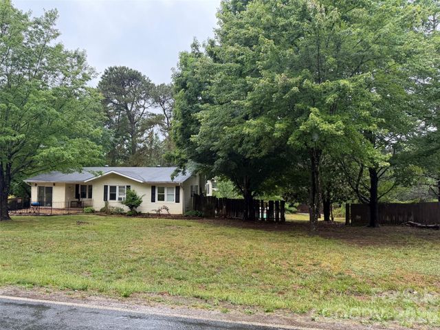 2723 Tatertown Loop, Nebo, NC 28761