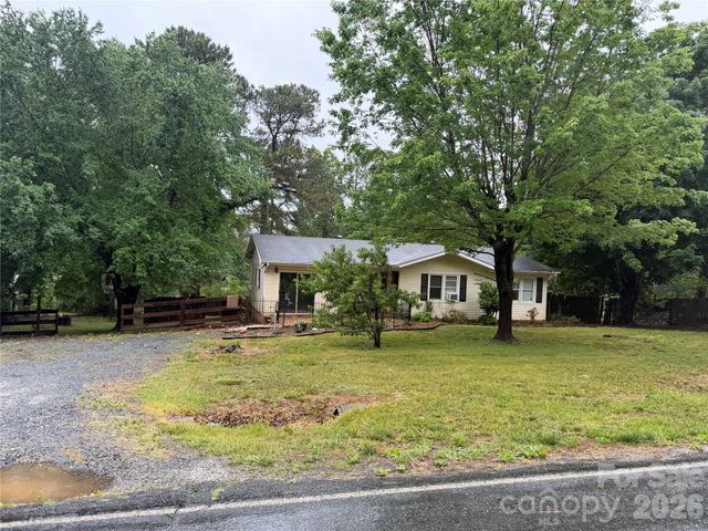 2723 Tatertown Loop, Nebo, NC 28761